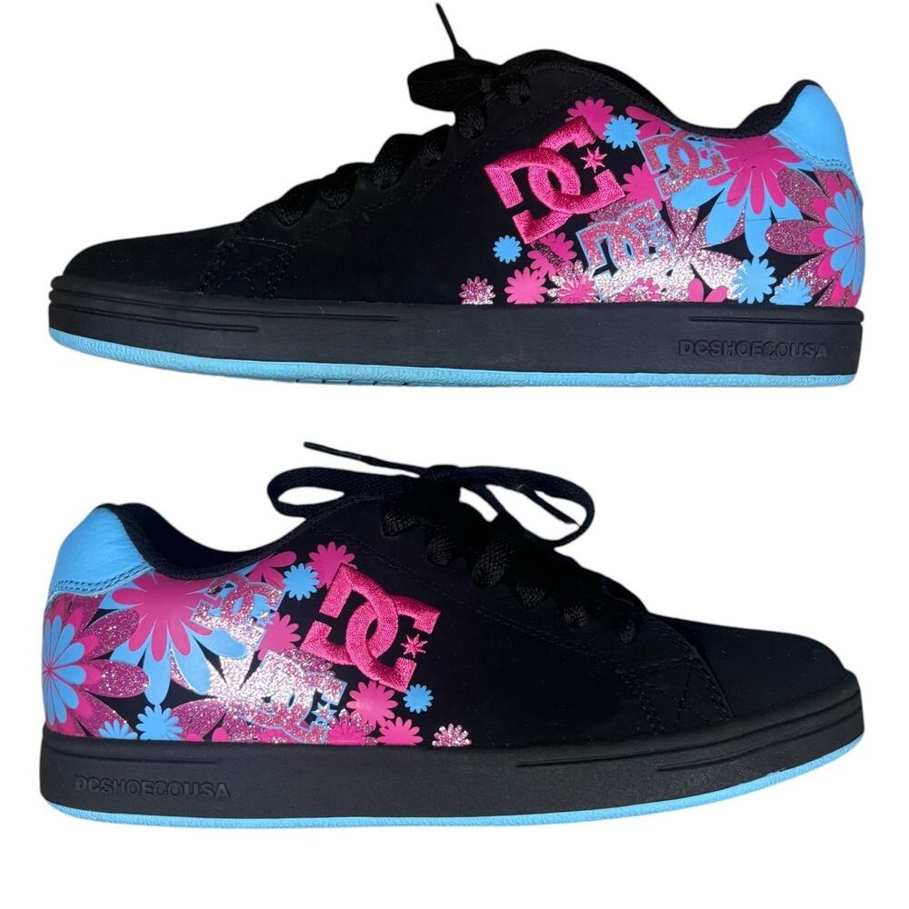 vintage y2k 2000s DC Shoes Pixie floral pink and blue design womens 5.5 emo